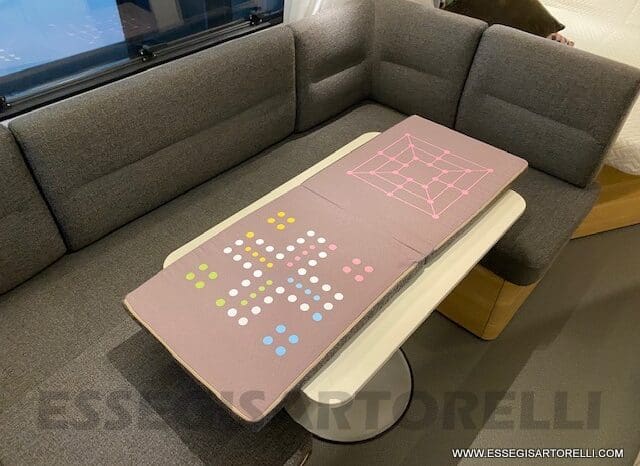 ADRIA ADORA 613 PK UNIPROPRIETARIO 7 POSTI VETRORESINA 1.750 KG 2024 pieno