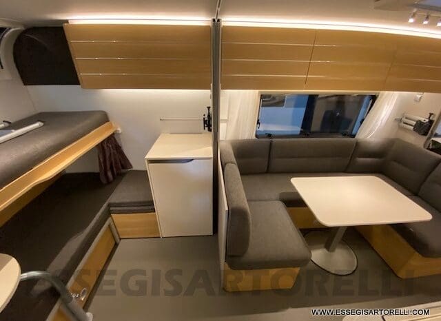 ADRIA ADORA 613 PK UNIPROPRIETARIO 7 POSTI VETRORESINA 1.750 KG 2024 pieno