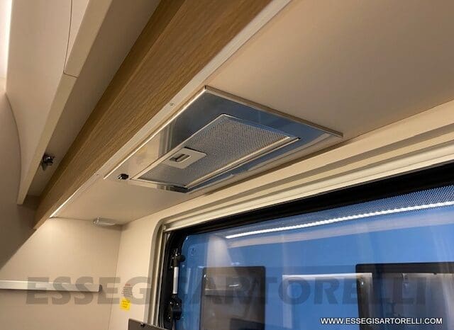 ADRIA ADORA 613 PK UNIPROPRIETARIO 7 POSTI VETRORESINA 1.750 KG 2024 pieno