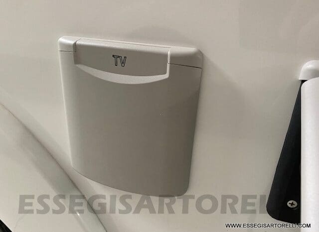 ADRIA ADORA 613 PK UNIPROPRIETARIO 7 POSTI VETRORESINA 1.750 KG 2024 pieno