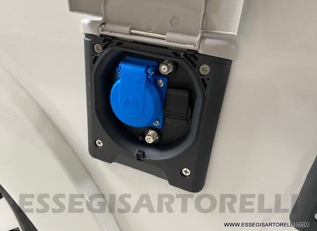 ADRIA ADORA 613 PK UNIPROPRIETARIO 7 POSTI VETRORESINA 1.750 KG 2024 pieno