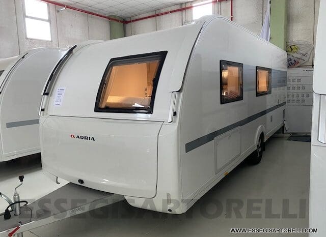 ADRIA ADORA 613 PK UNIPROPRIETARIO 7 POSTI VETRORESINA 1.750 KG 2024 pieno