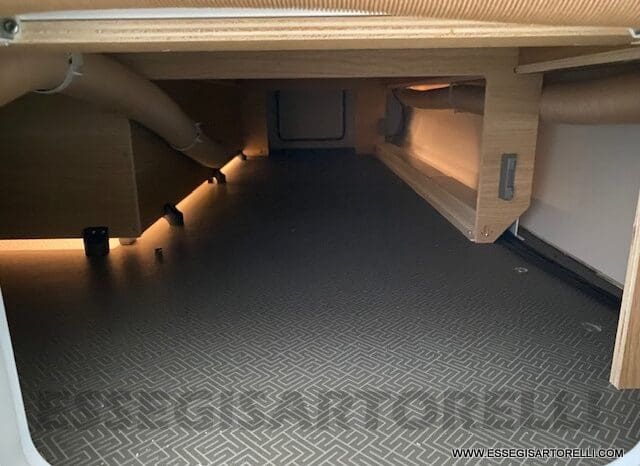 ADRIA ADORA 613 PK UNIPROPRIETARIO 7 POSTI VETRORESINA 1.750 KG 2024 pieno