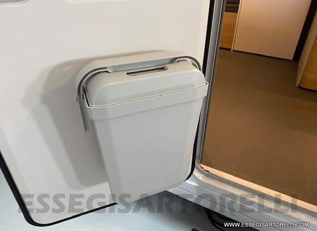 ADRIA ADORA 613 PK UNIPROPRIETARIO 7 POSTI VETRORESINA 1.750 KG 2024 pieno