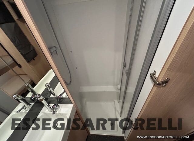 ADRIA NEW AVIVA 563 PT 7 POSTI (TRIPLO CASTELLO) 2025 pieno