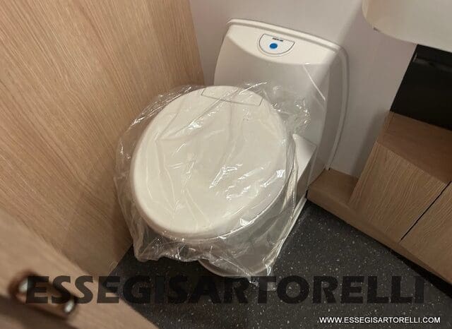 ADRIA NEW AVIVA 563 PT 7 POSTI (TRIPLO CASTELLO) 2025 pieno