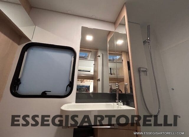 ADRIA NEW AVIVA 563 PT 7 POSTI (TRIPLO CASTELLO) 2025 pieno