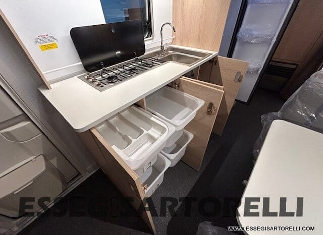 ADRIA NEW AVIVA 563 PT 7 POSTI (TRIPLO CASTELLO) 2025 pieno