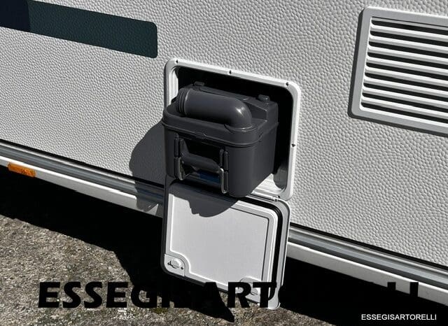 ADRIA NEW AVIVA 563 PT 7 POSTI (TRIPLO CASTELLO) 2025 pieno