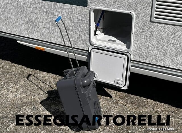 ADRIA NEW AVIVA 563 PT 7 POSTI (TRIPLO CASTELLO) 2025 pieno