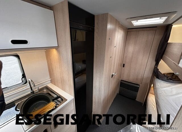 ADRIA NEW AVIVA 563 PT 7 POSTI (TRIPLO CASTELLO) 2025 pieno