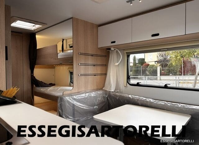 ADRIA NEW AVIVA 563 PT 7 POSTI (TRIPLO CASTELLO) 2025 pieno
