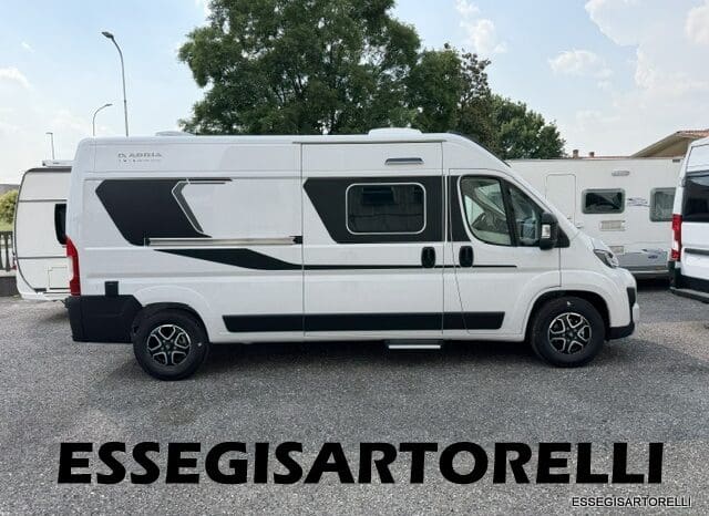 ADRIA NEW TWIN PLUS 600 SPB FAMILY DOPPIO MATRIMONIALE WEBASTO 599 CM 2026 pieno