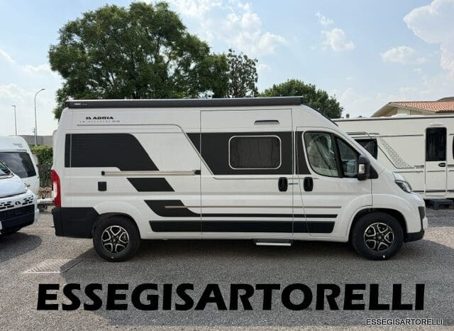 ADRIA NEW TWIN PLUS 600 SPB FAMILY DOPPIO MATRIMONIALE WEBASTO 599 CM 2026 pieno