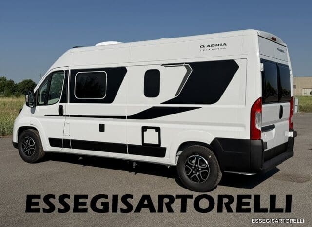 ADRIA NEW TWIN PLUS 600 SPB FAMILY DOPPIO MATRIMONIALE WEBASTO 599 CM 2026 pieno