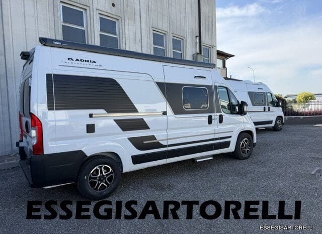 ADRIA TWIN SUPREME EDITION 600 SPB AUTOMATICO AT8 599 CM ADAS 2026 pieno