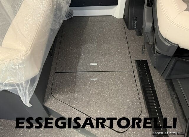 ADRIA NEW TWIN PLUS 600 SPB FAMILY DOPPIO MATRIMONIALE WEBASTO 599 CM 2026 pieno
