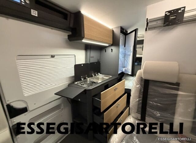 ADRIA NEW TWIN PLUS 600 SPB FAMILY DOPPIO MATRIMONIALE WEBASTO 599 CM 2026 pieno