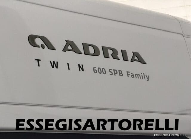 ADRIA NEW TWIN PLUS 600 SPB FAMILY DOPPIO MATRIMONIALE WEBASTO 599 CM 2026 pieno