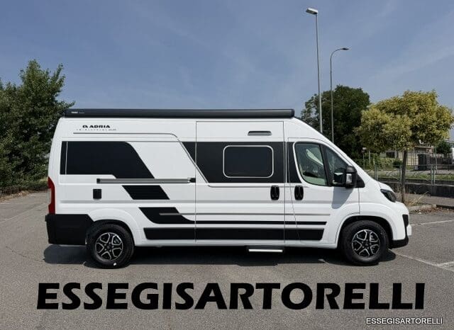 ADRIA TWIN SUPREME EDITION 600 SPB AUTOMATICO AT8 599 CM ADAS 2026 pieno