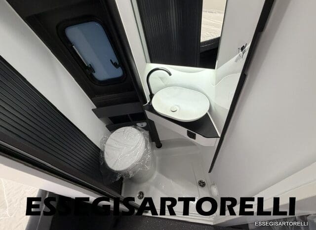 ADRIA TWIN SUPREME EDITION 600 SPB AUTOMATICO AT8 599 CM ADAS 2026 pieno