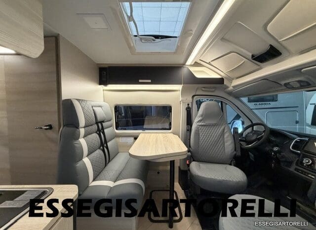 CHAUSSON SPORTLINE V 594 MAX DOPPIO MATRIMONIALE IN CODA 2026 SERIE VAN 599 CM pieno
