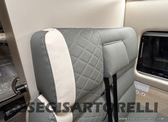 CHAUSSON SPORTLINE V 594 MAX DOPPIO MATRIMONIALE IN CODA 2026 SERIE VAN 599 CM pieno