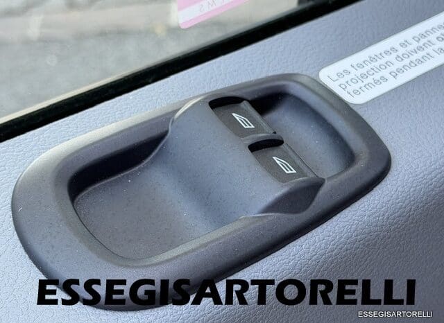 CHAUSSON FLASH 634 2018 SEMINTEGRALE BASCULANTE 5 POSTI KM 18.415 UNIPROPRIETARIO 636 CM pieno