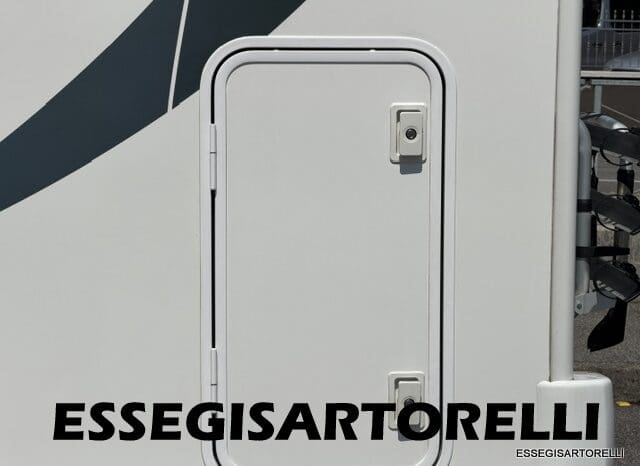 CHAUSSON FLASH 634 2018 SEMINTEGRALE BASCULANTE 5 POSTI KM 18.415 UNIPROPRIETARIO 636 CM pieno
