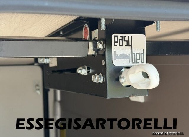 CHAUSSON FLASH 634 2018 SEMINTEGRALE BASCULANTE 5 POSTI KM 18.415 UNIPROPRIETARIO 636 CM pieno