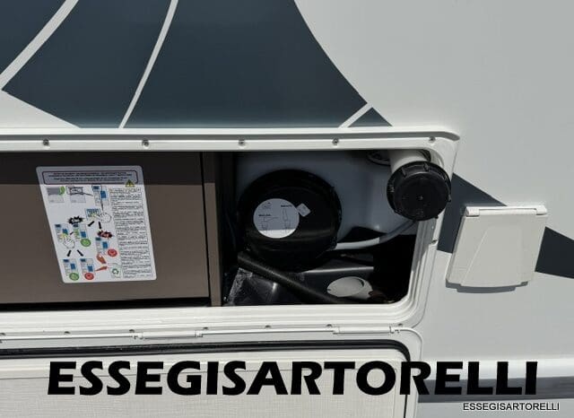 CHAUSSON FLASH 634 2018 SEMINTEGRALE BASCULANTE 5 POSTI KM 18.415 UNIPROPRIETARIO 636 CM pieno