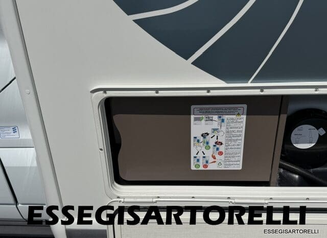 CHAUSSON FLASH 634 2018 SEMINTEGRALE BASCULANTE 5 POSTI KM 18.415 UNIPROPRIETARIO 636 CM pieno