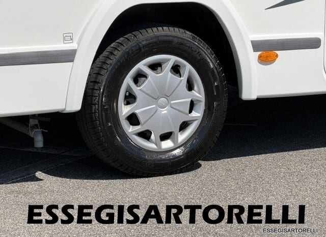 CHAUSSON FLASH 634 2018 SEMINTEGRALE BASCULANTE 5 POSTI KM 18.415 UNIPROPRIETARIO 636 CM pieno