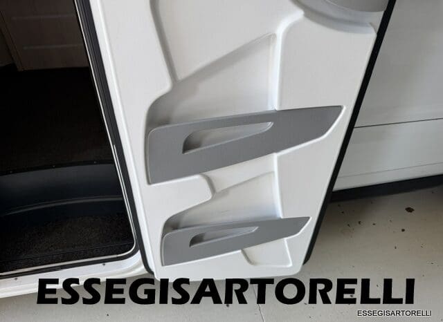 CHAUSSON FLASH 634 2018 SEMINTEGRALE BASCULANTE 5 POSTI KM 18.415 UNIPROPRIETARIO 636 CM pieno