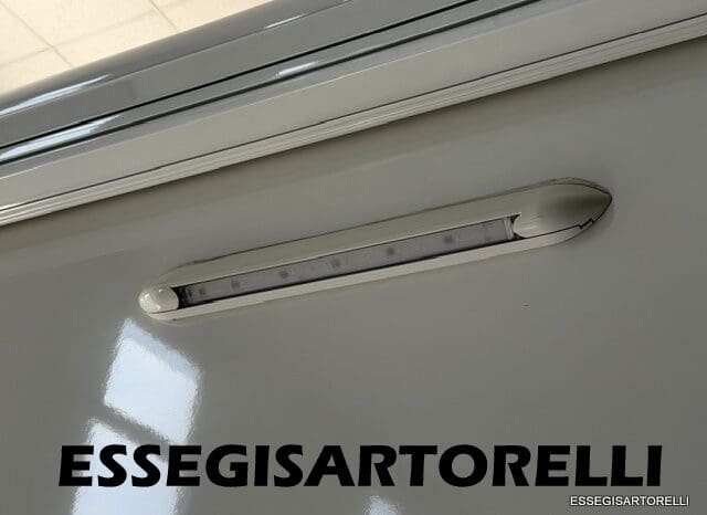 CHAUSSON FLASH 634 2018 SEMINTEGRALE BASCULANTE 5 POSTI KM 18.415 UNIPROPRIETARIO 636 CM pieno