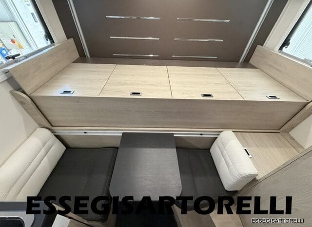 CHAUSSON FLASH 634 2018 SEMINTEGRALE BASCULANTE 5 POSTI KM 18.415 UNIPROPRIETARIO 636 CM pieno