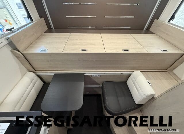 CHAUSSON FLASH 634 2018 SEMINTEGRALE BASCULANTE 5 POSTI KM 18.415 UNIPROPRIETARIO 636 CM pieno