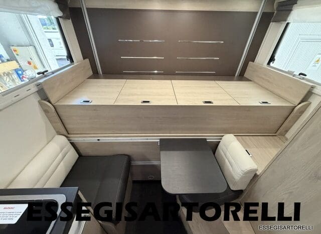 CHAUSSON FLASH 634 2018 SEMINTEGRALE BASCULANTE 5 POSTI KM 18.415 UNIPROPRIETARIO 636 CM pieno