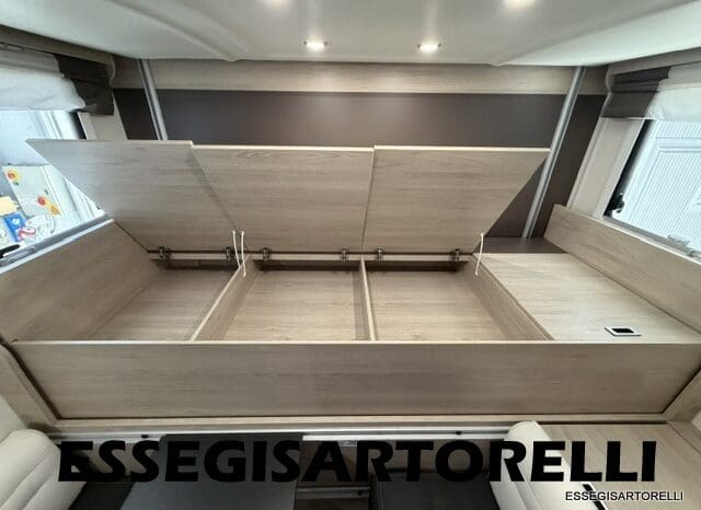 CHAUSSON FLASH 634 2018 SEMINTEGRALE BASCULANTE 5 POSTI KM 18.415 UNIPROPRIETARIO 636 CM pieno