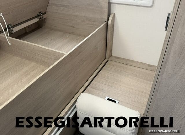 CHAUSSON FLASH 634 2018 SEMINTEGRALE BASCULANTE 5 POSTI KM 18.415 UNIPROPRIETARIO 636 CM pieno