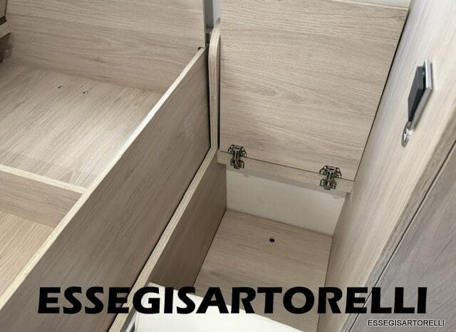 CHAUSSON FLASH 634 2018 SEMINTEGRALE BASCULANTE 5 POSTI KM 18.415 UNIPROPRIETARIO 636 CM pieno