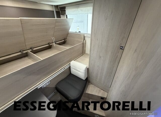 CHAUSSON FLASH 634 2018 SEMINTEGRALE BASCULANTE 5 POSTI KM 18.415 UNIPROPRIETARIO 636 CM pieno