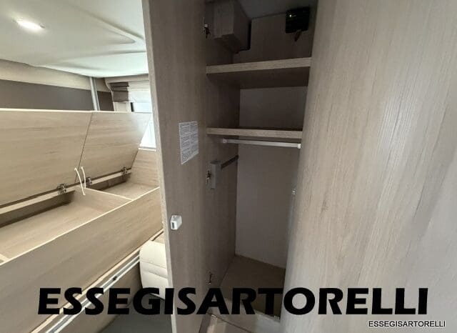 CHAUSSON FLASH 634 2018 SEMINTEGRALE BASCULANTE 5 POSTI KM 18.415 UNIPROPRIETARIO 636 CM pieno