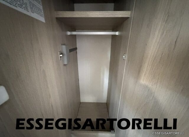 CHAUSSON FLASH 634 2018 SEMINTEGRALE BASCULANTE 5 POSTI KM 18.415 UNIPROPRIETARIO 636 CM pieno