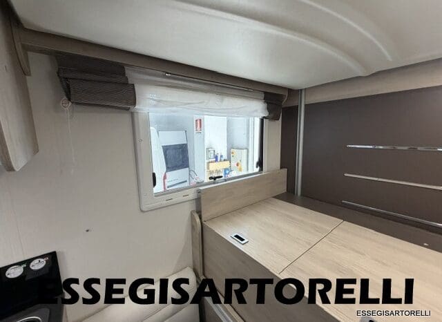 CHAUSSON FLASH 634 2018 SEMINTEGRALE BASCULANTE 5 POSTI KM 18.415 UNIPROPRIETARIO 636 CM pieno