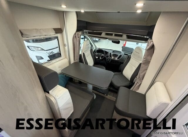 CHAUSSON FLASH 634 2018 SEMINTEGRALE BASCULANTE 5 POSTI KM 18.415 UNIPROPRIETARIO 636 CM pieno