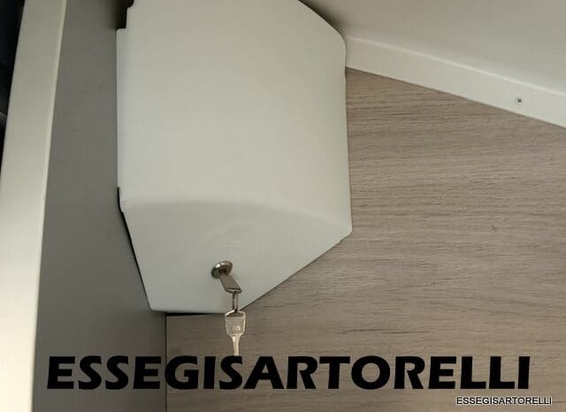 CHAUSSON FLASH 634 2018 SEMINTEGRALE BASCULANTE 5 POSTI KM 18.415 UNIPROPRIETARIO 636 CM pieno