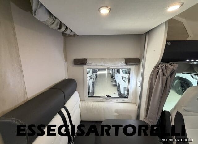 CHAUSSON FLASH 634 2018 SEMINTEGRALE BASCULANTE 5 POSTI KM 18.415 UNIPROPRIETARIO 636 CM pieno