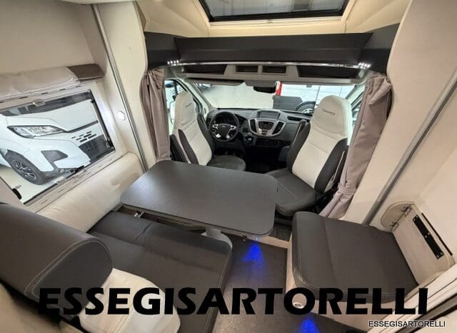 CHAUSSON FLASH 634 2018 SEMINTEGRALE BASCULANTE 5 POSTI KM 18.415 UNIPROPRIETARIO 636 CM pieno