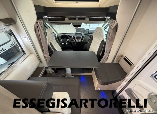 CHAUSSON FLASH 634 2018 SEMINTEGRALE BASCULANTE 5 POSTI KM 18.415 UNIPROPRIETARIO 636 CM pieno